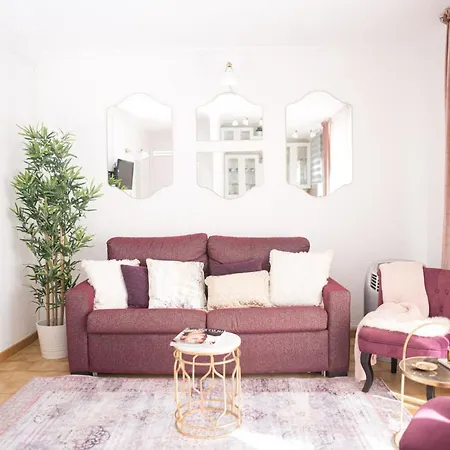 Adults Only Sunny Quiet In Center Of Americas