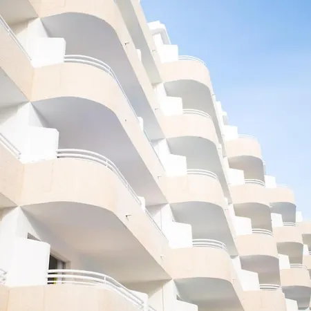 Adults Only Sunny Quiet In Center Of Americas Арона