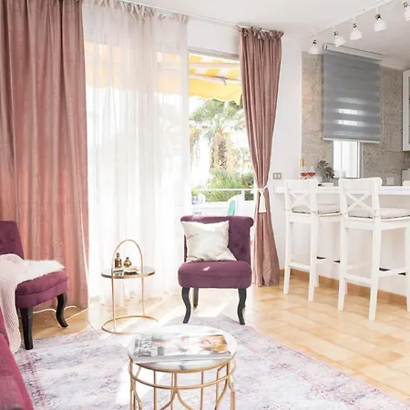 Апартаменты Adults Only Sunny Quiet In Center Of Americas